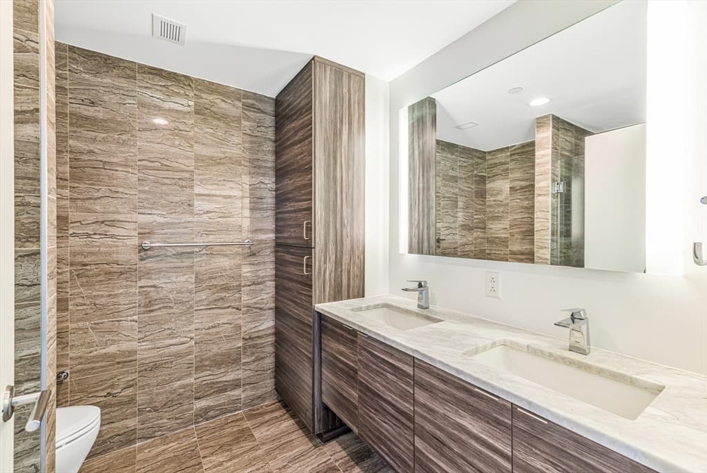 Condominium at 80-82 Fenwood Rd # 913, Boston MA 02115, Boston, photo 7 of 21