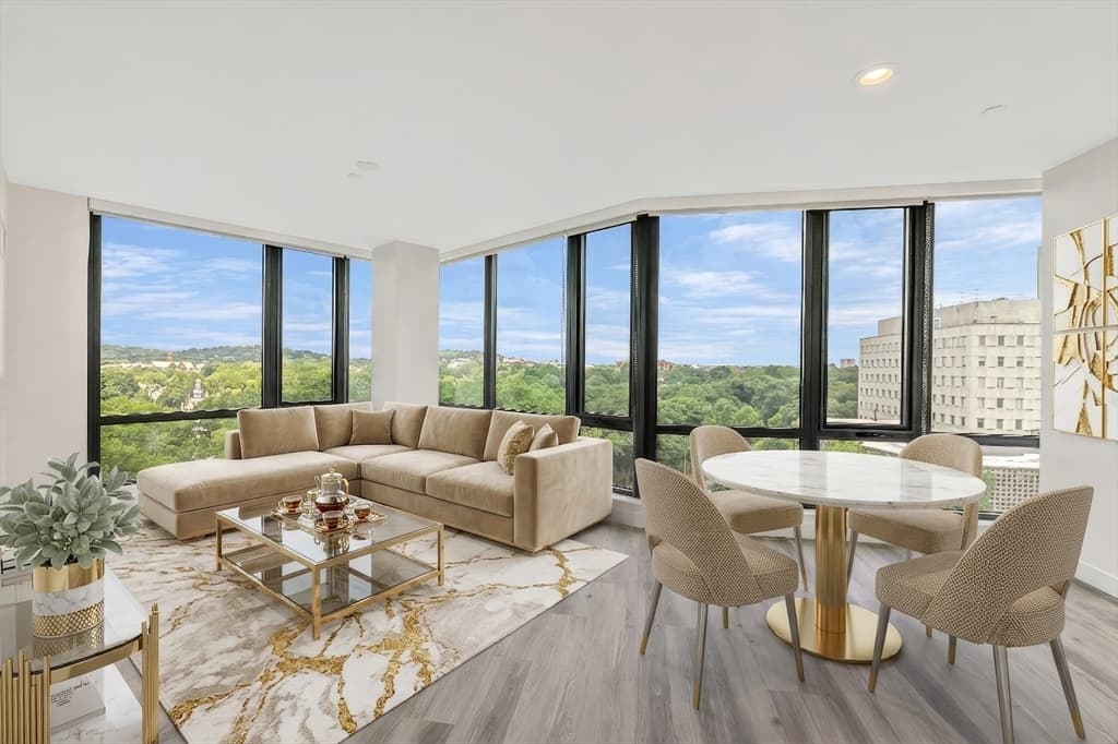 Condominium at 80-82 Fenwood Rd # 913, Boston MA 02115, Boston, photo 3 of 21