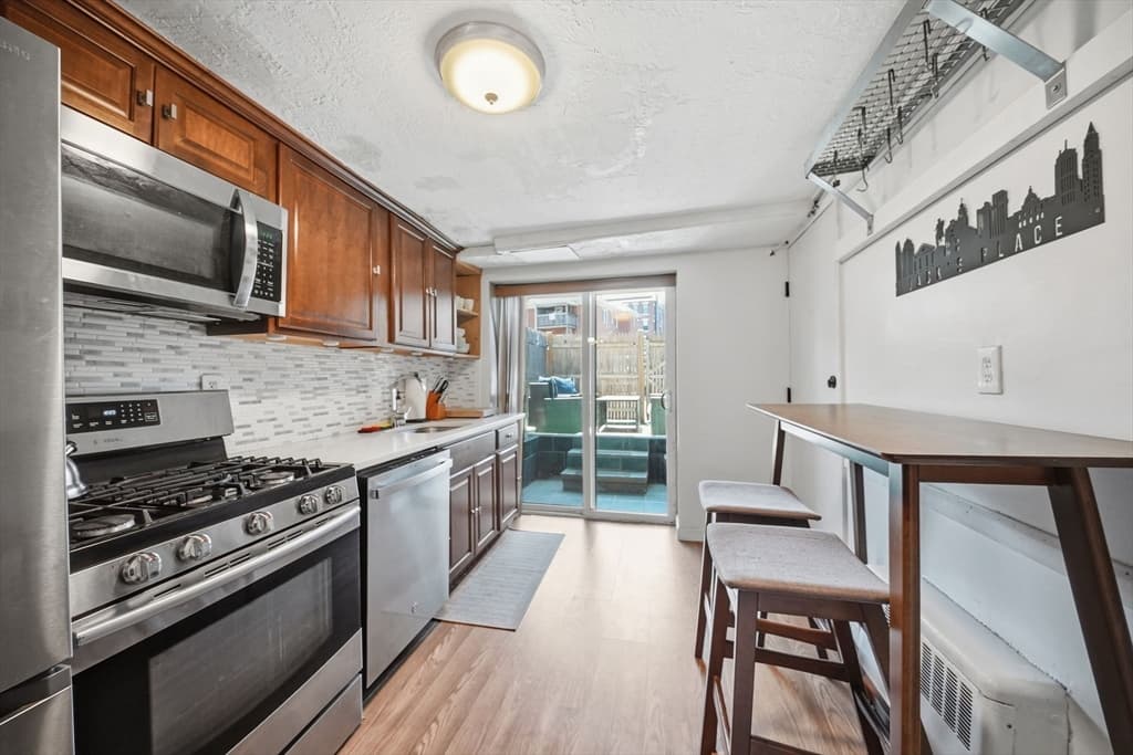 Condominium at 1722 Commonwealth Ave. # 1, Boston MA 02135, Boston, photo 5 of 22