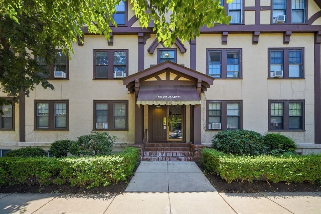 Condominium at 1722 Commonwealth Ave. # 1, Boston MA 02135, Boston, photo 15 of 22
