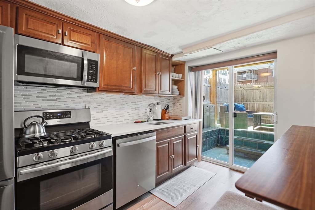 Condominium at 1722 Commonwealth Ave. # 1, Boston MA 02135, Boston, photo 4 of 22