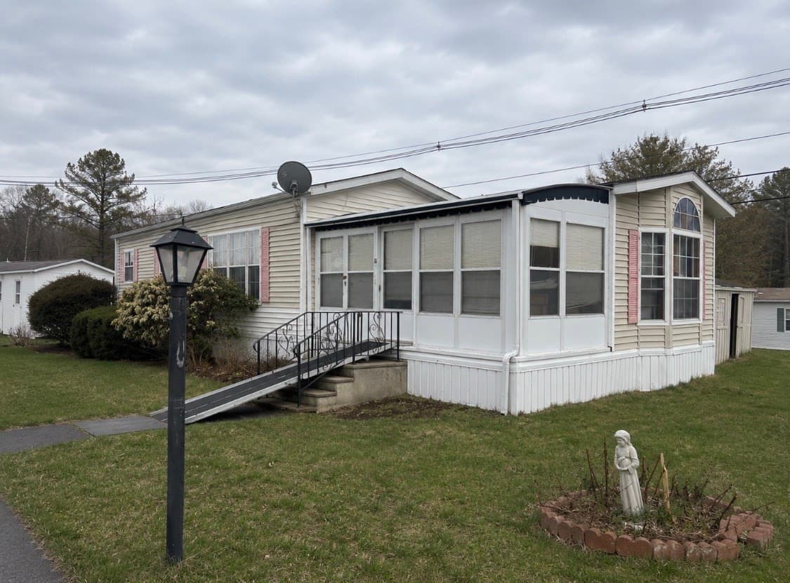 18 Tucker Ter, Raynham MA 02767