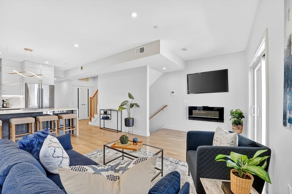 21-C Kent Court # C, Somerville MA 02143 photo 16