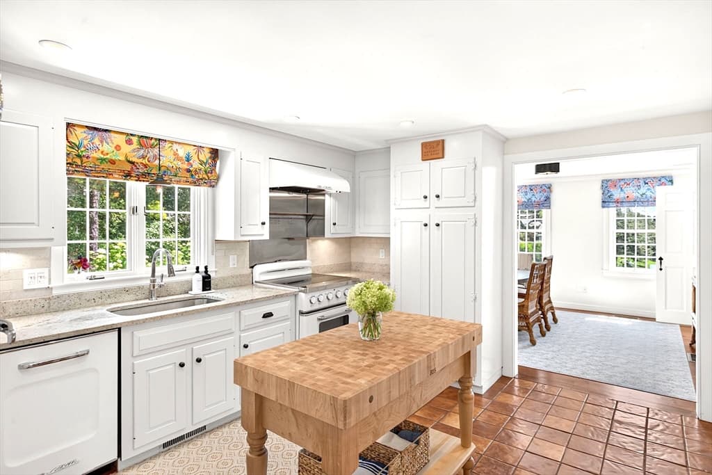 141 Point Hill Rd, Barnstable MA 02668 photo 8
