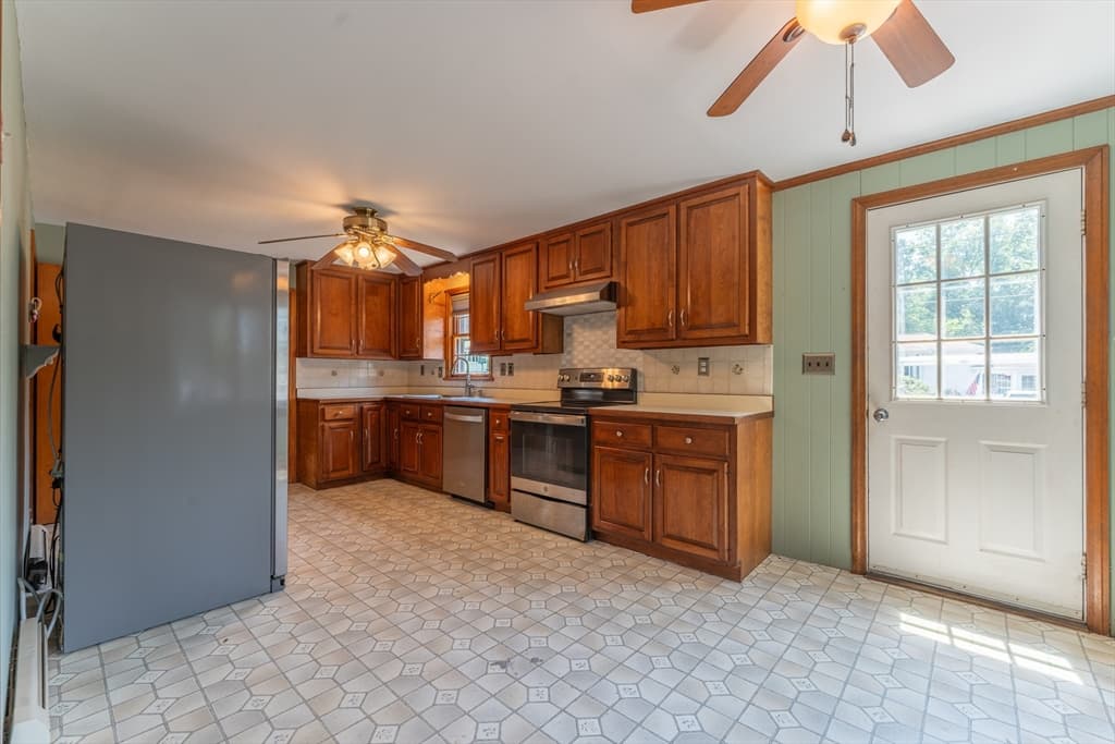 64 Bancroft Street, Dracut MA 01826 photo 5