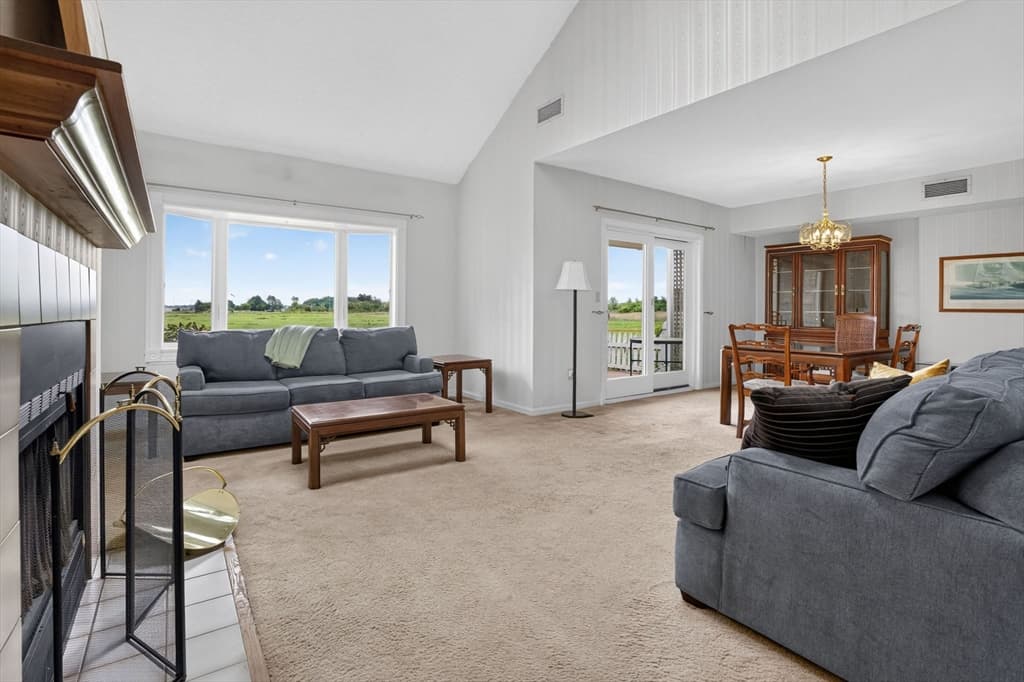 19 Schooner Ln # 19, Quincy MA 02171 photo 2
