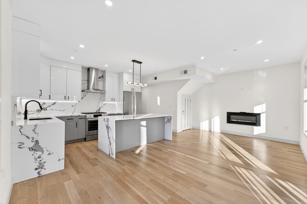 21B Kent Court # B, Somerville MA 02143 photo 9