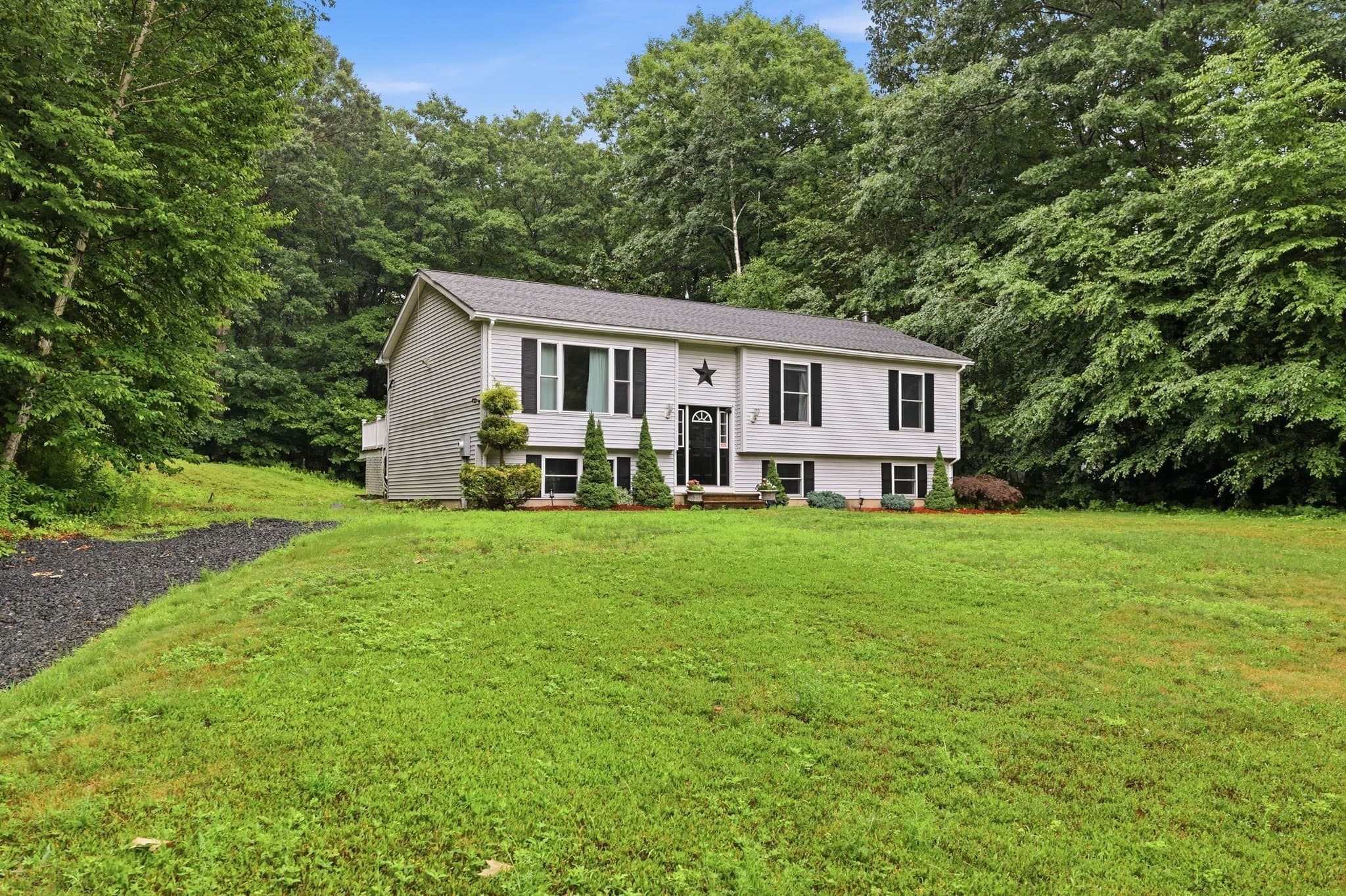 Single Family Residence at 570 Woodland Way, Russell MA 01071, photo 2 of 35