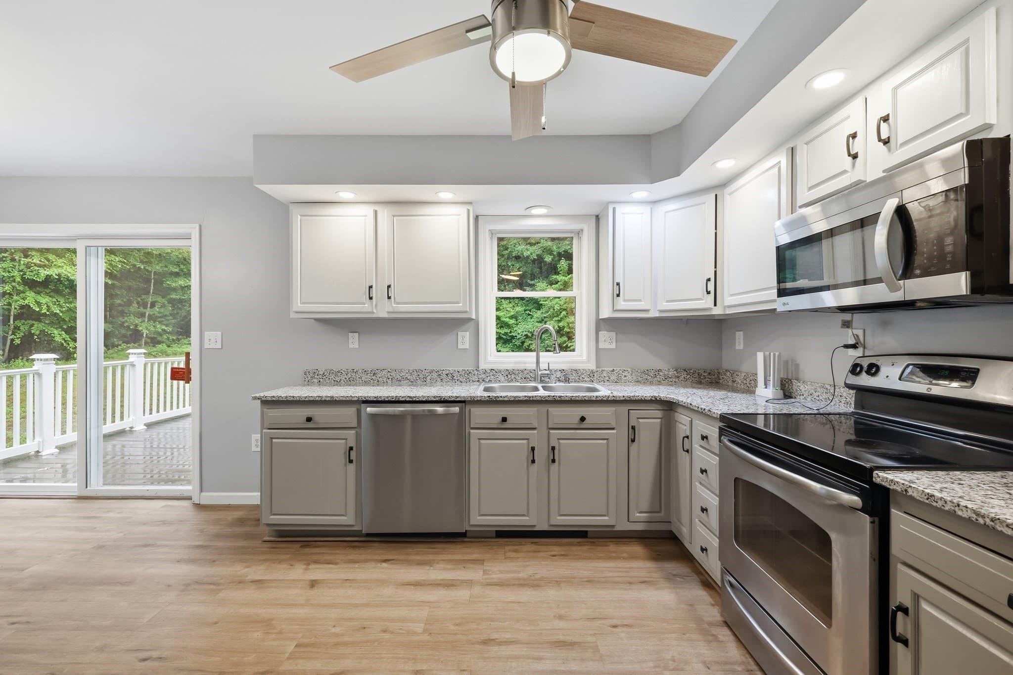 Single Family Residence at 570 Woodland Way, Russell MA 01071, photo 7 of 35