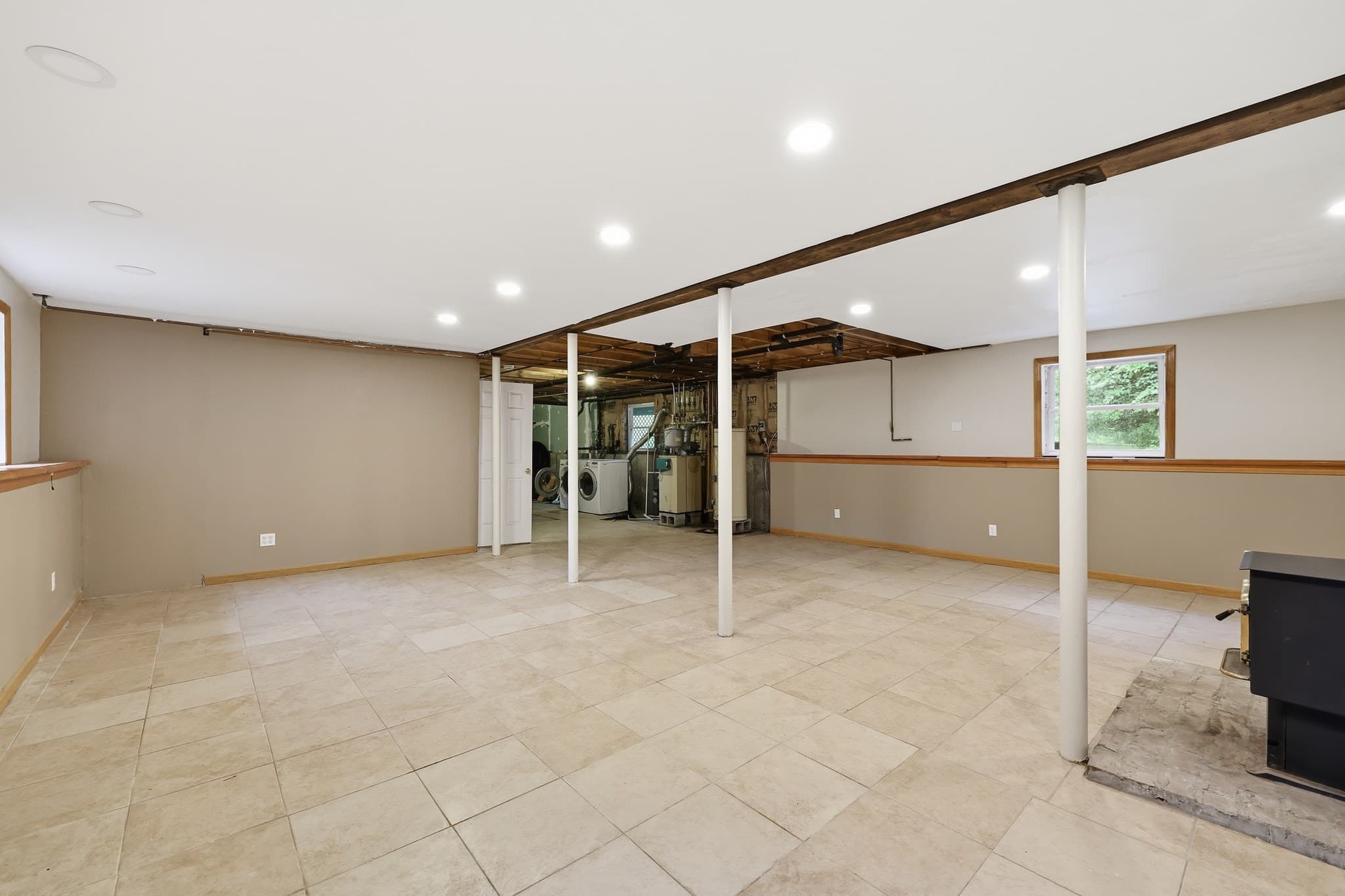 Single Family Residence at 570 Woodland Way, Russell MA 01071, photo 28 of 35