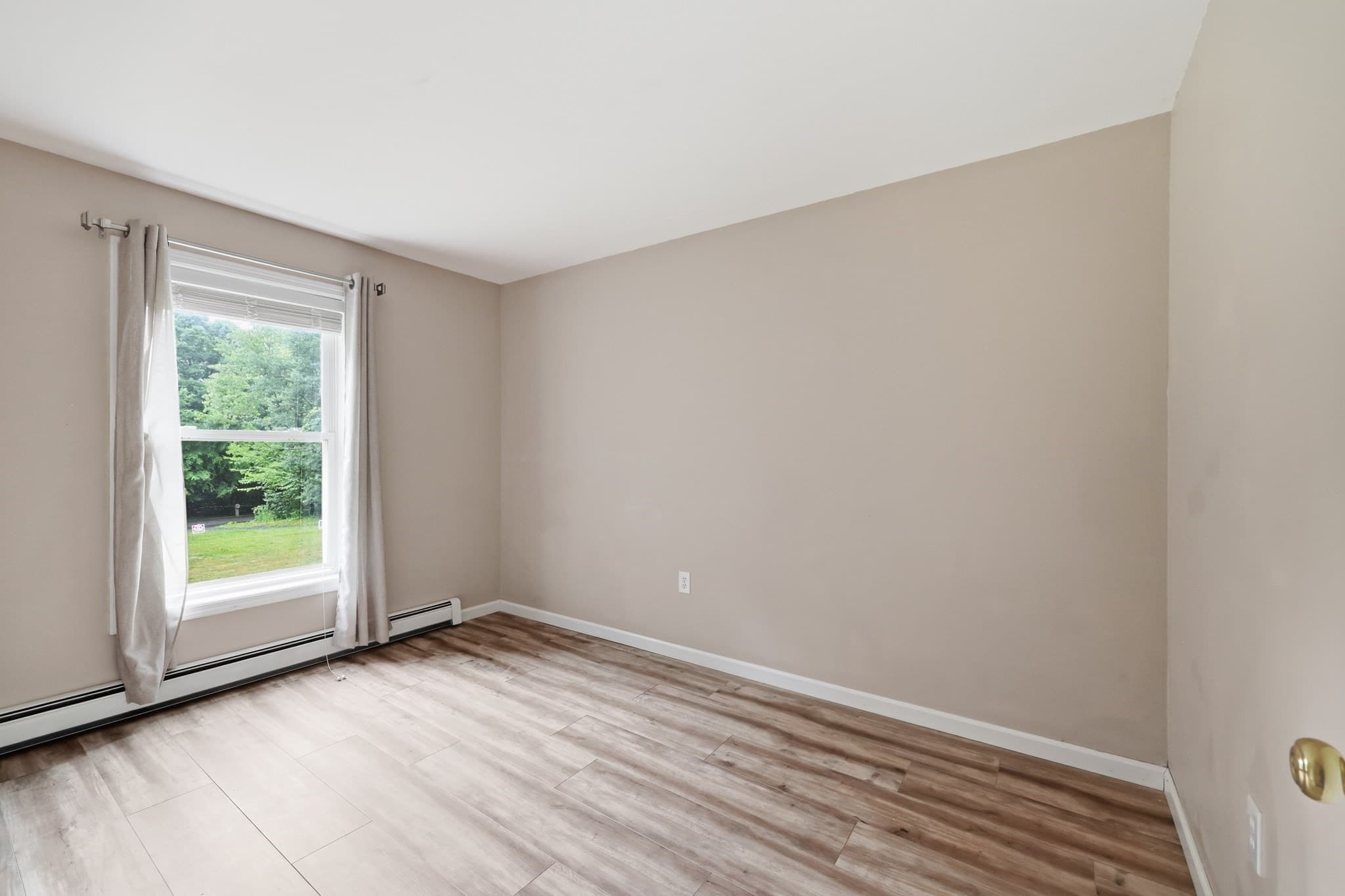 Single Family Residence at 570 Woodland Way, Russell MA 01071, photo 20 of 35