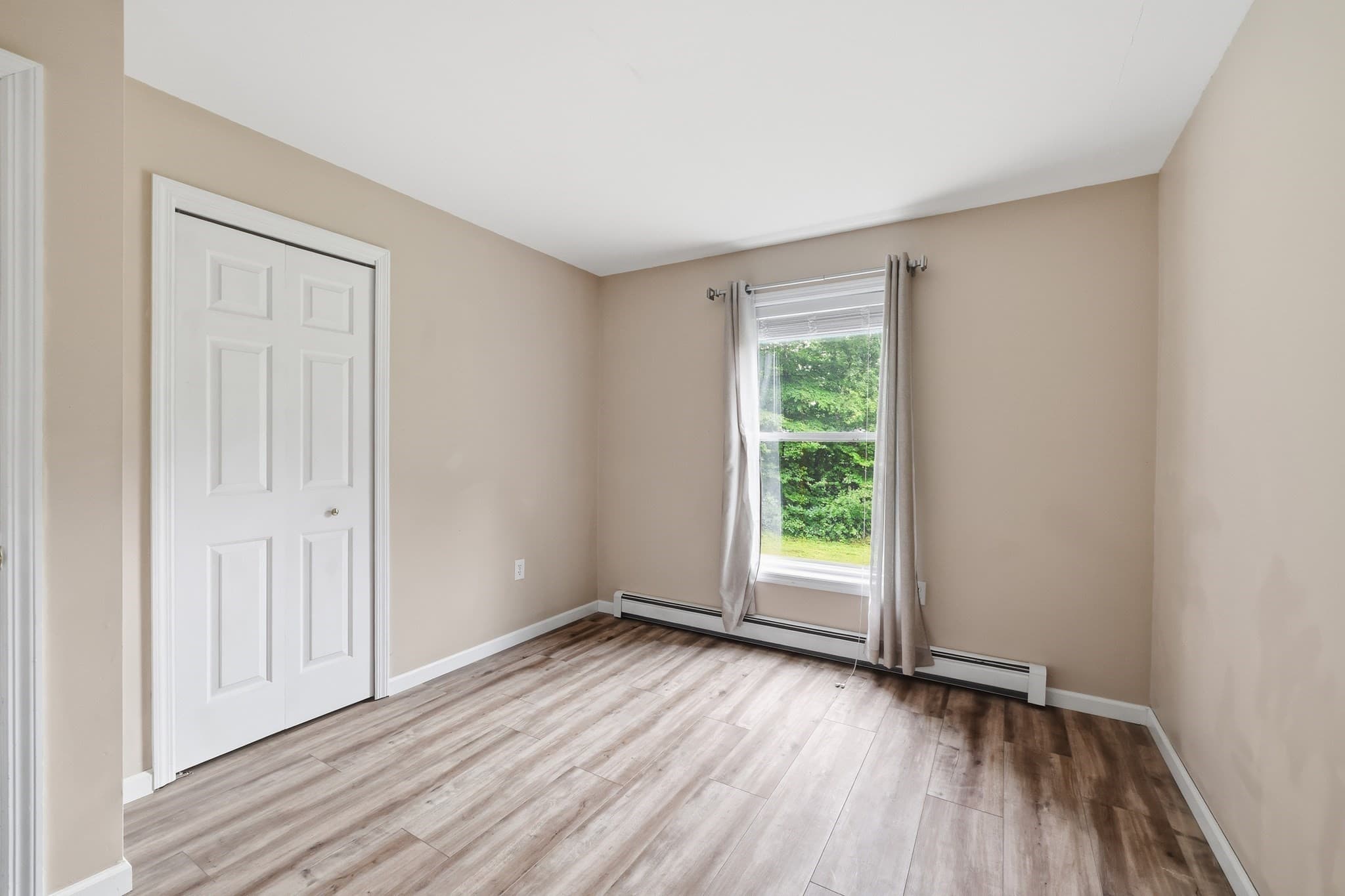 Single Family Residence at 570 Woodland Way, Russell MA 01071, photo 21 of 35