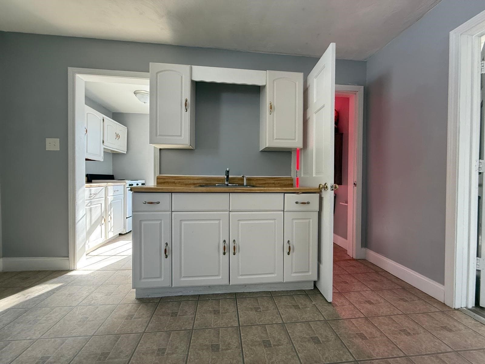 3 Family - 3 Units Up/Down at 21-23 Omena Pl, Fitchburg MA 01420, photo 5 of 21