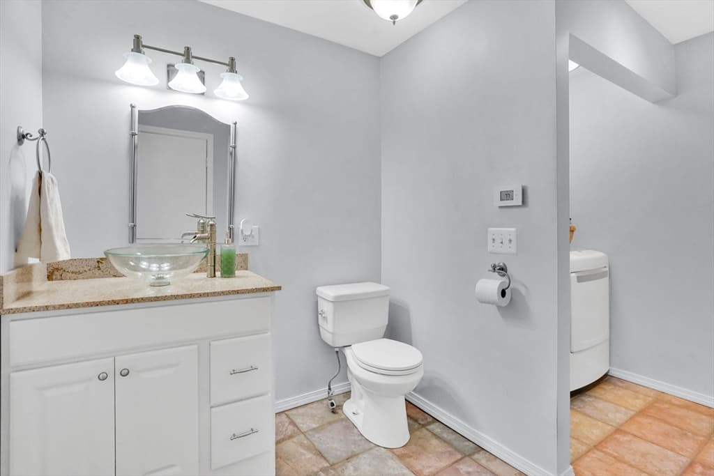 84 Judd Ave., South Hadley MA 01075 photo 17