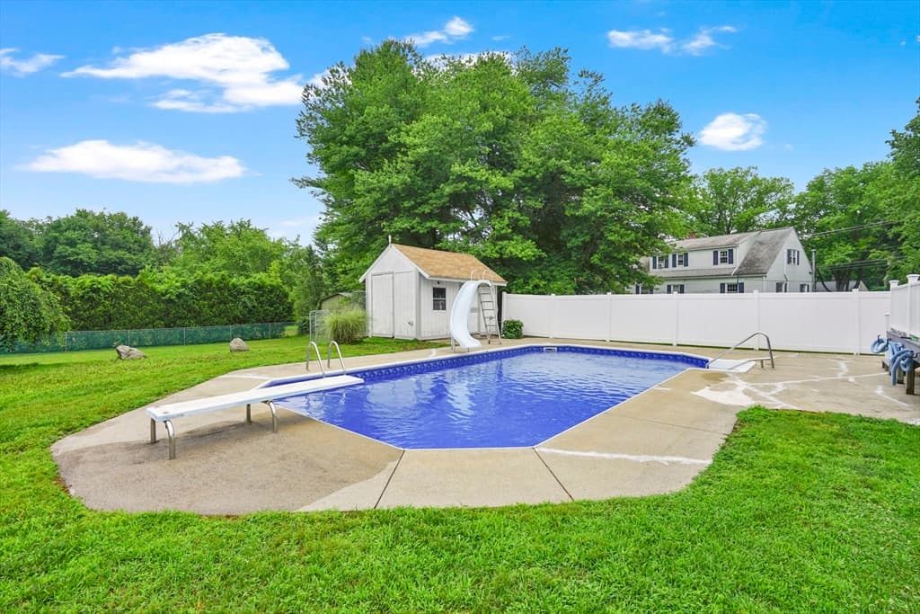 84 Judd Ave., South Hadley MA 01075 photo 9