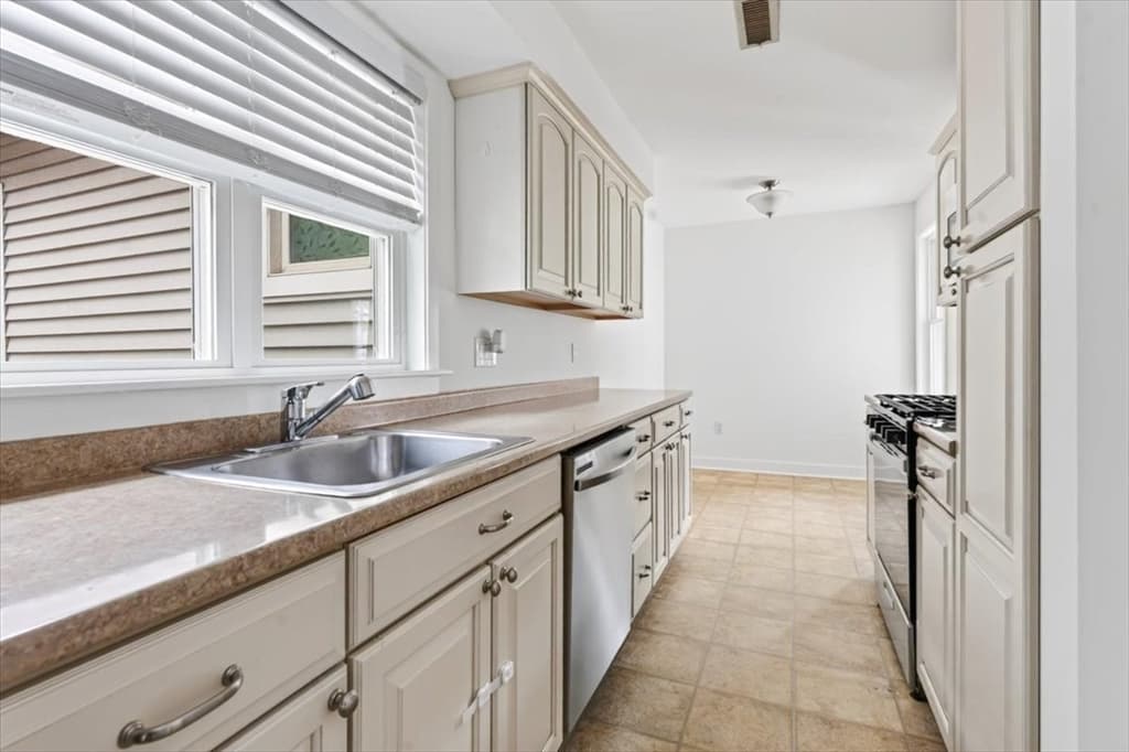 5 Blueberry Ct # 5, Rockland MA 02370 photo 7