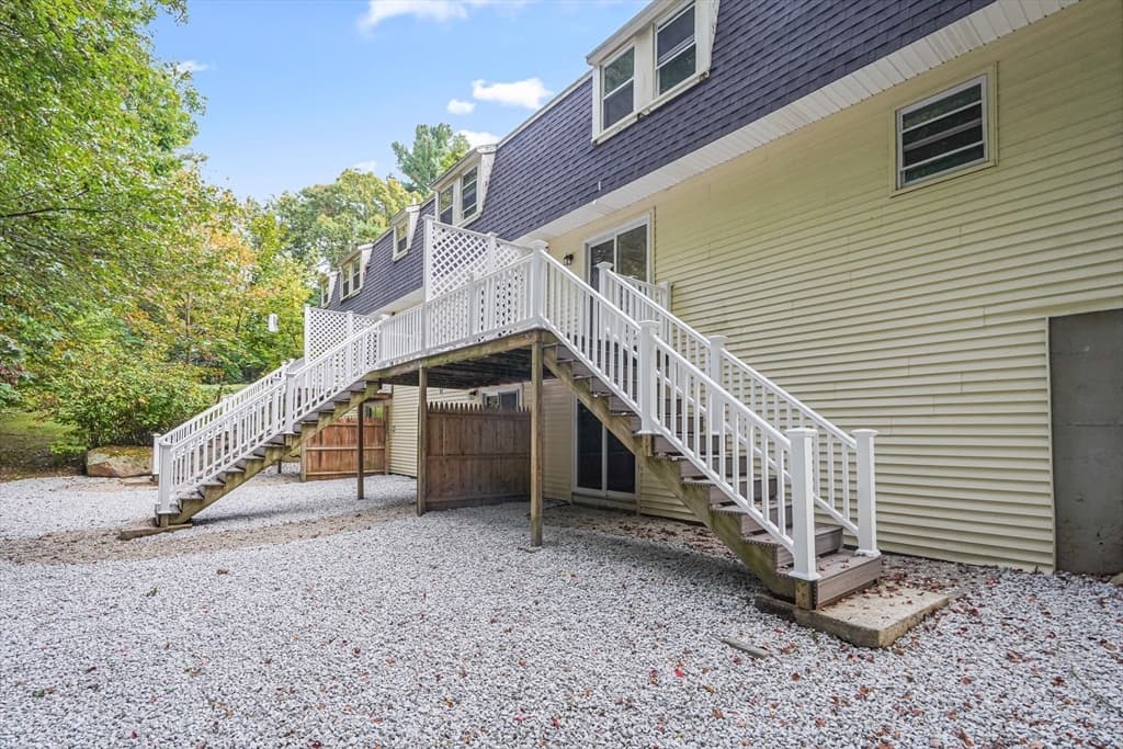 9 Debra Ln # 1, Bellingham MA 02019 photo 4