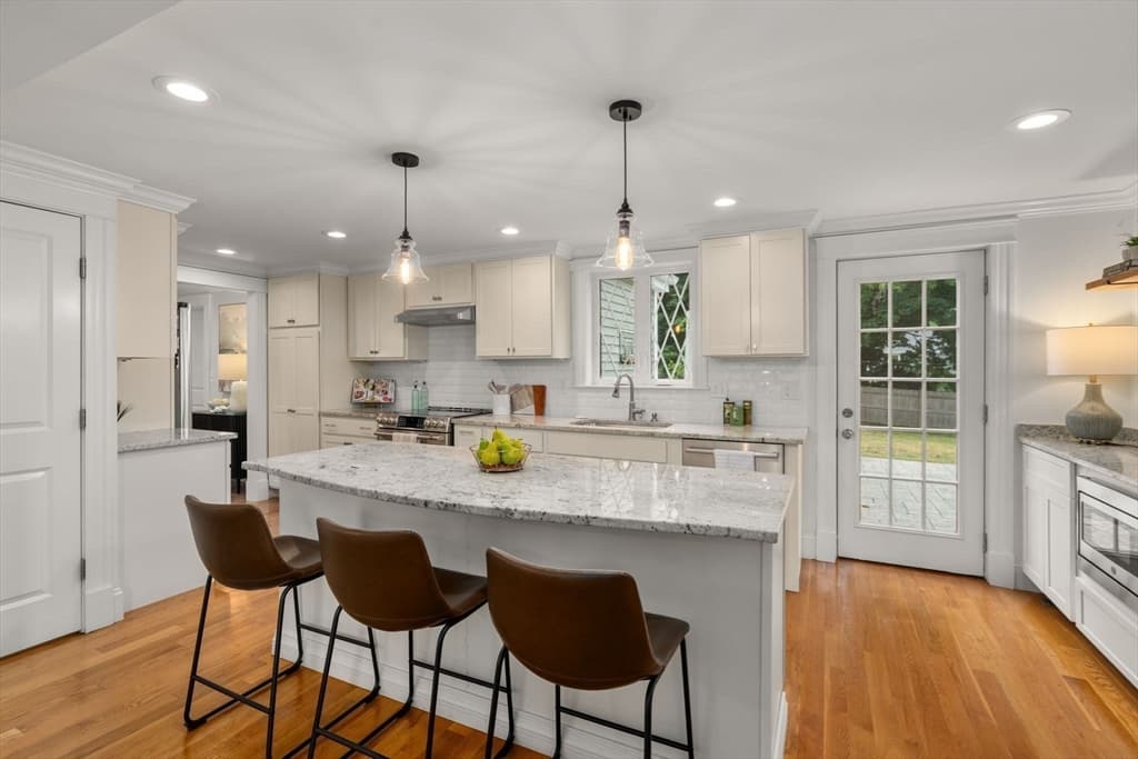 79 Grove St, Winchester MA 01890 photo 6