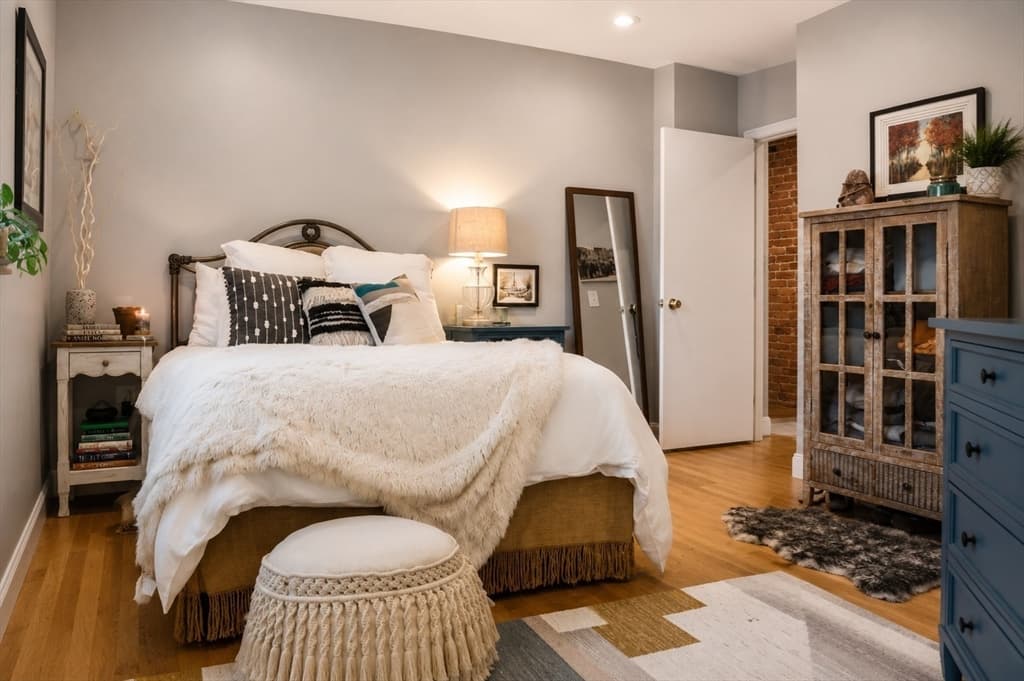 Condominium at 96 Gainsborough St # 404W, Boston MA 02115, Boston, photo 6 of 13
