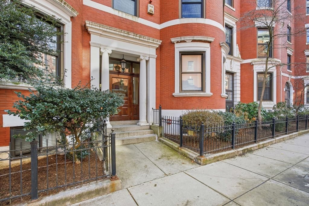 96 Gainsborough St # 404W, Boston MA 02115