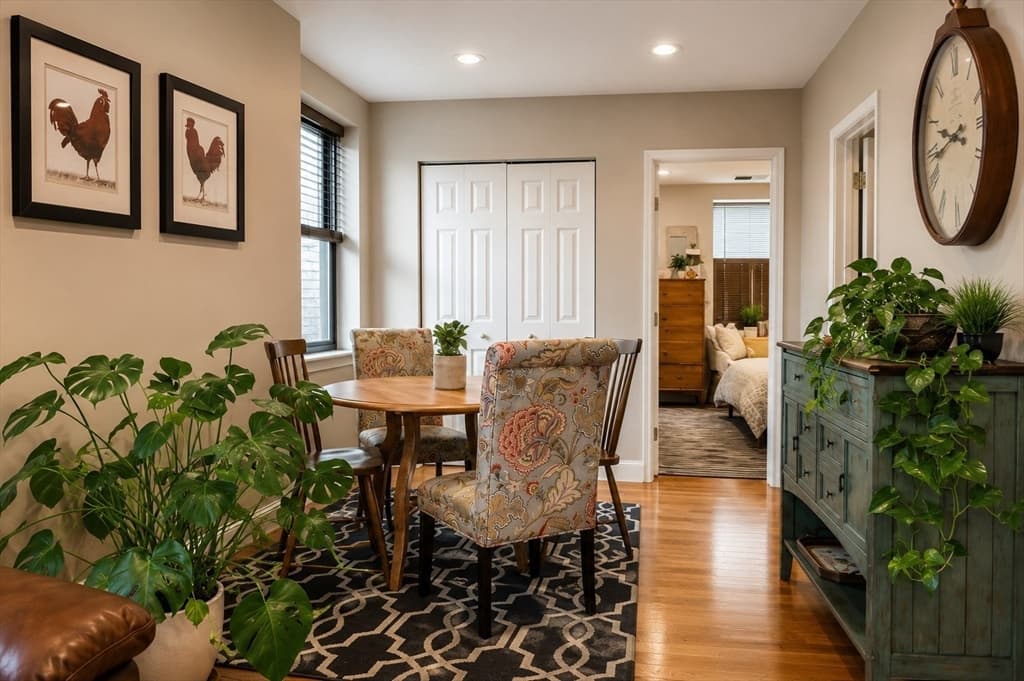 Condominium at 96 Gainsborough St # 404W, Boston MA 02115, Boston, photo 5 of 13