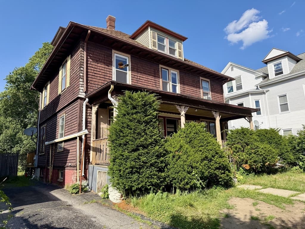 31 Stoneland Rd, Worcester MA 01603