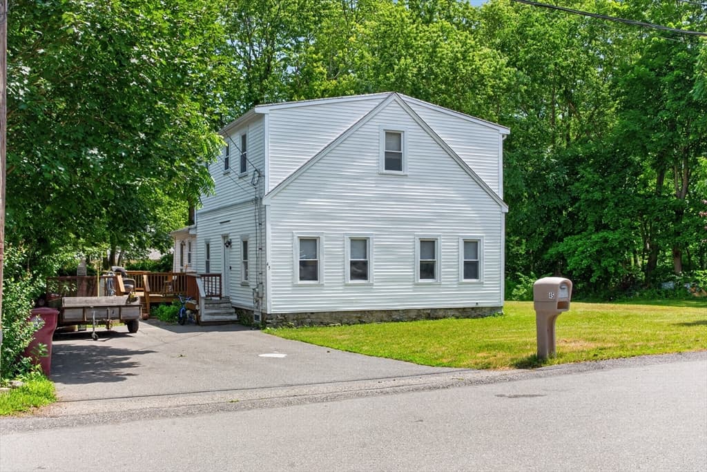 45 Forest St, Middleboro MA 02346