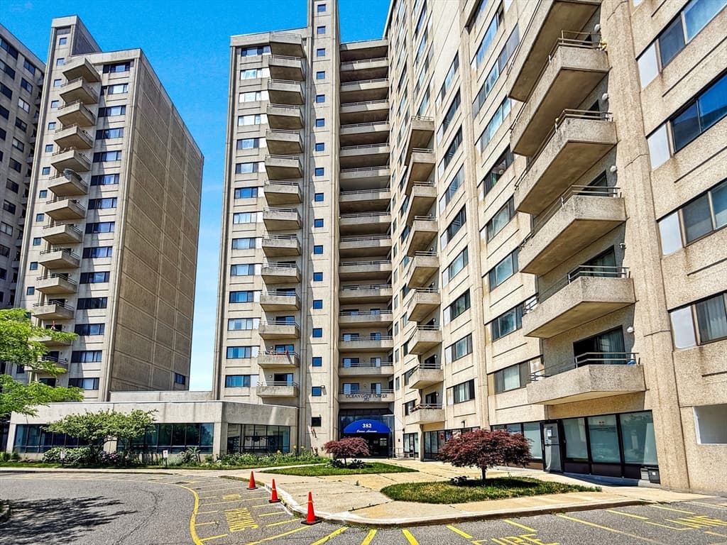 382 Ocean Ave # 902, Revere MA 02151 photo 2