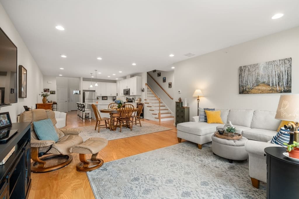 56 Shannon Way # 56, Upton MA 01568 photo 12