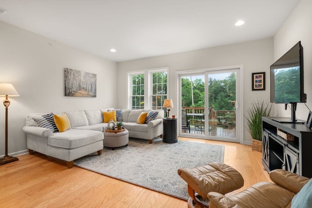 56 Shannon Way # 56, Upton MA 01568 photo 10