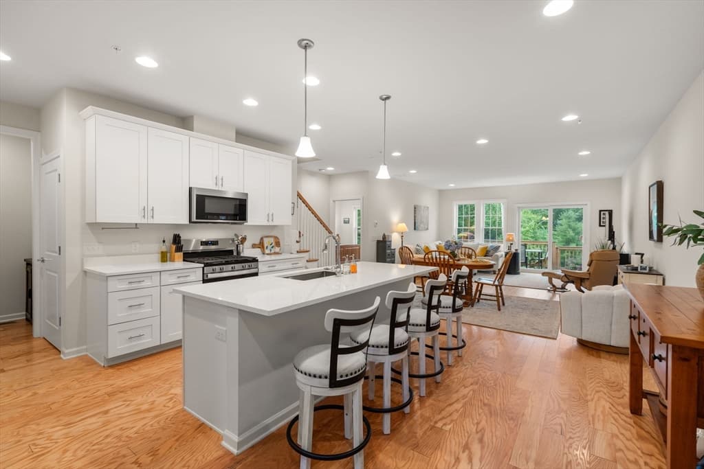 56 Shannon Way # 56, Upton MA 01568 photo 4