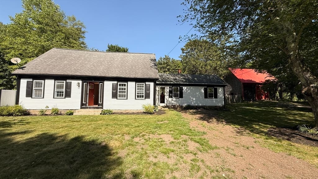 36 Spruce St, Middleboro MA 02344