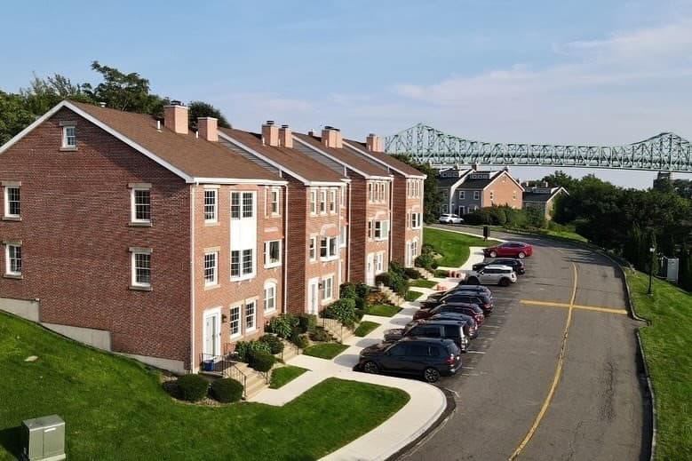 49 Breakwater Dr # 10, Chelsea MA 02150