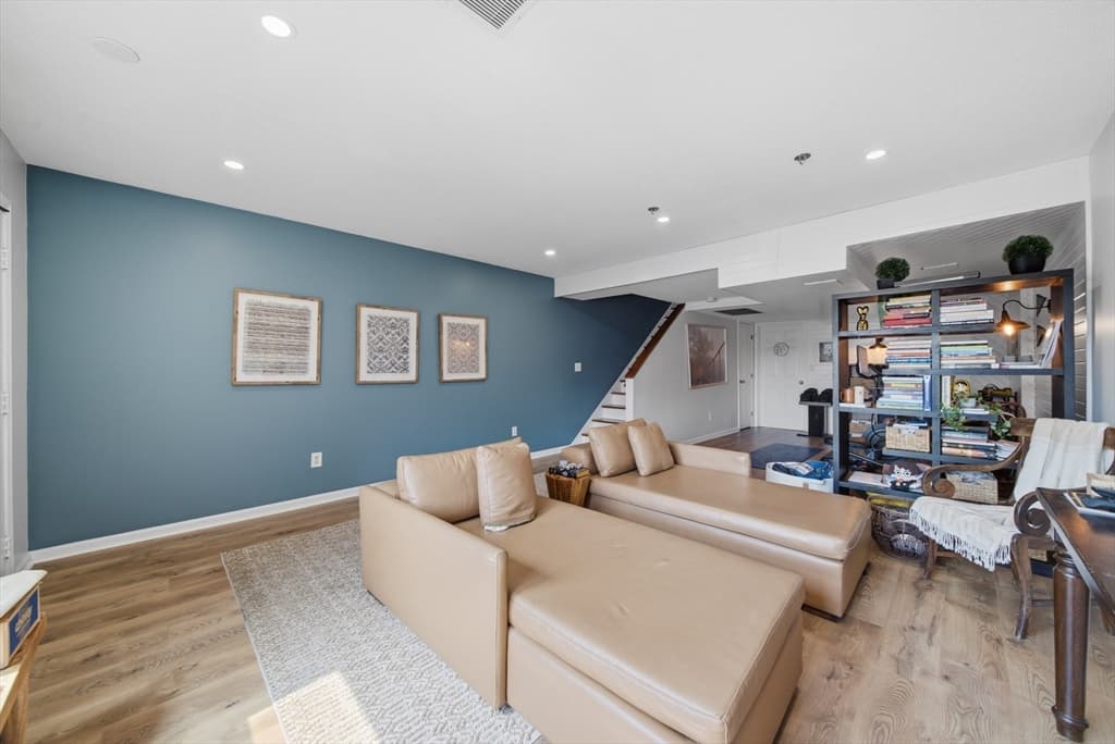 49 Breakwater Dr # 10, Chelsea MA 02150 photo 10
