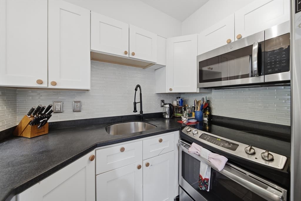 49 Breakwater Dr # 10, Chelsea MA 02150 photo 18