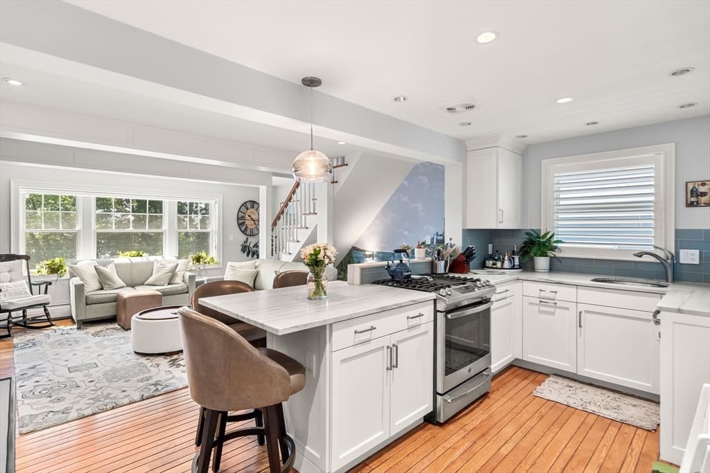 6 Colonial Court, Marblehead MA 01945