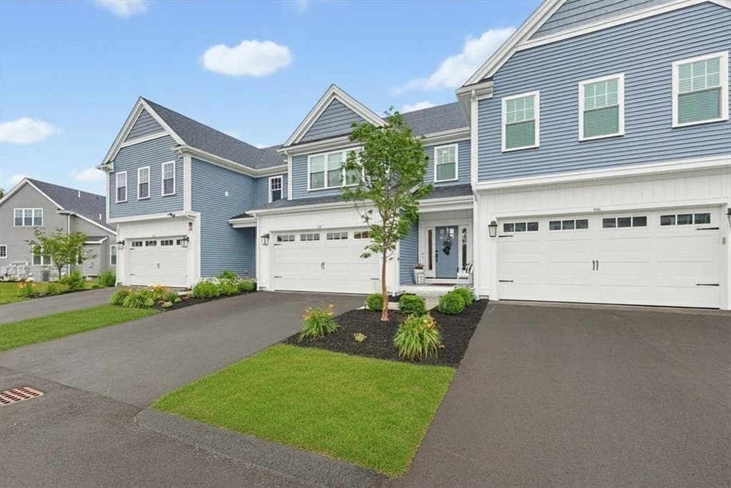 Condominium at 64 Palmetto Dr # 64, Bellingham MA 02019, Bellingham, photo 3 of 38