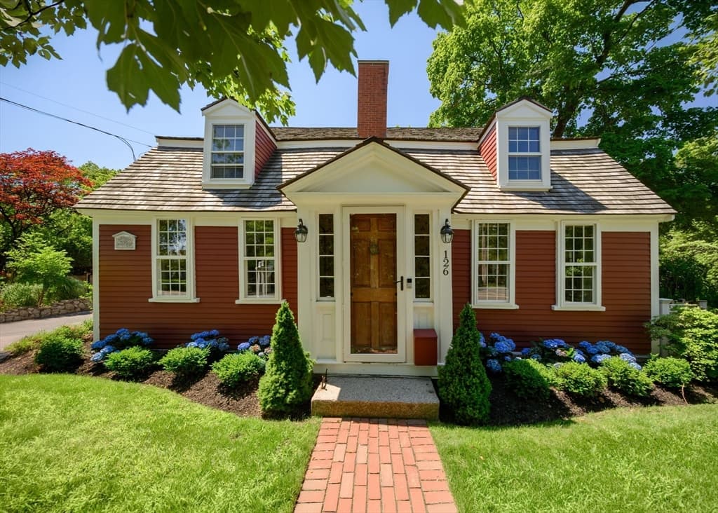 126 South Street, Hingham MA 02043