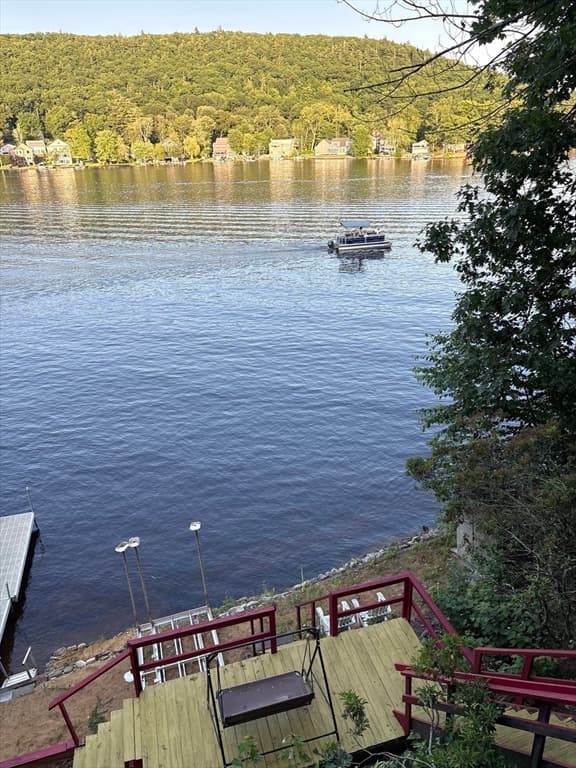 8 Julia Ann Dr, Holland MA 01521 photo 2