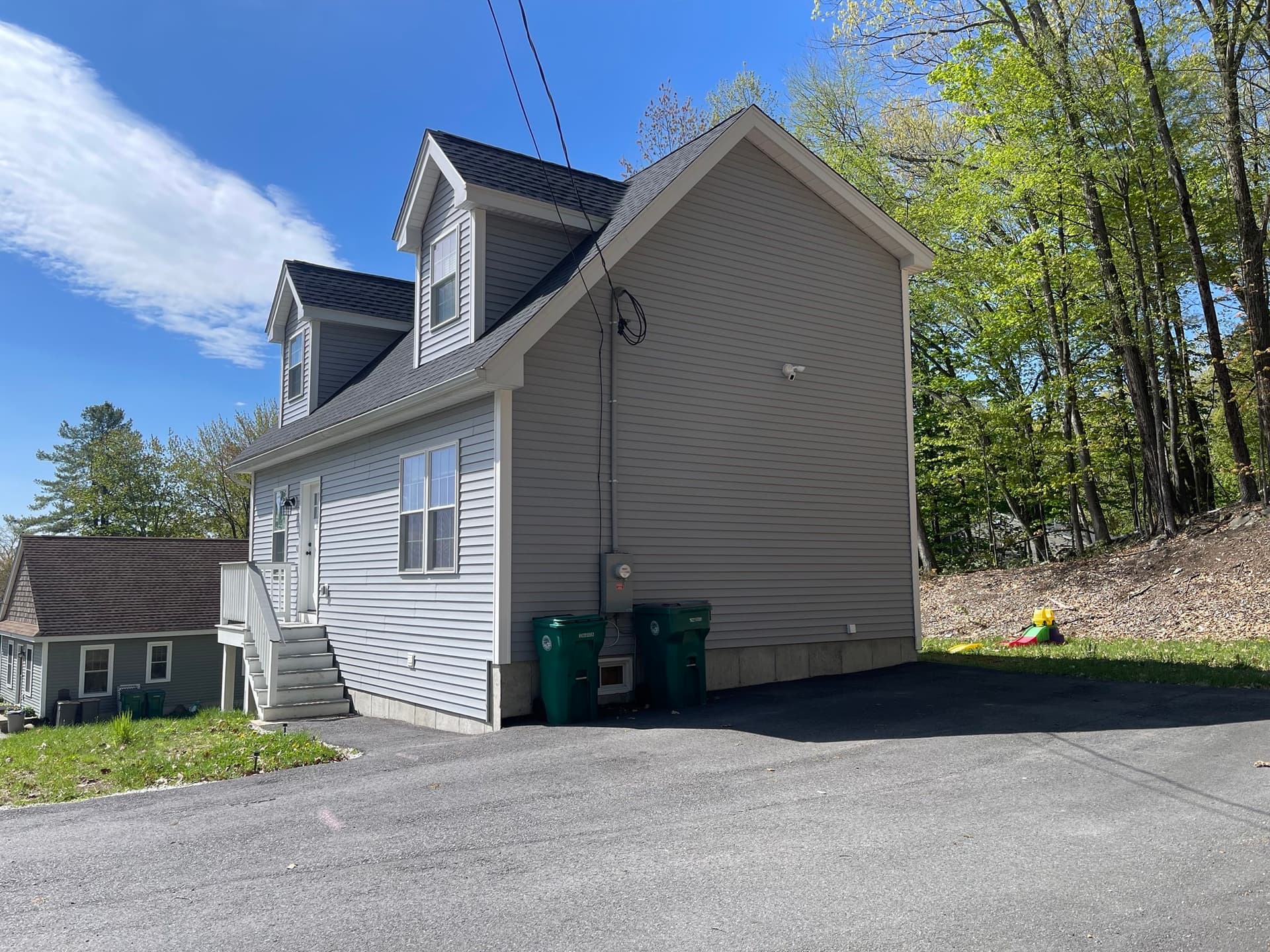 Single Family Residence at 122 Swan Ave, Fitchburg MA 01420, photo 2 of 20