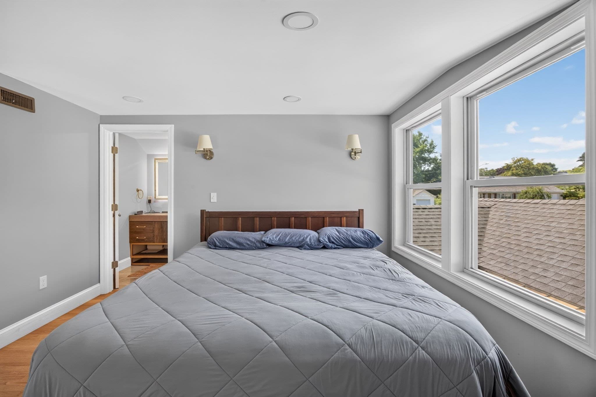 Single Family Residence at 17 Rockwood Ln, Lawrence MA 01843, Lawrence, photo 17 of 41