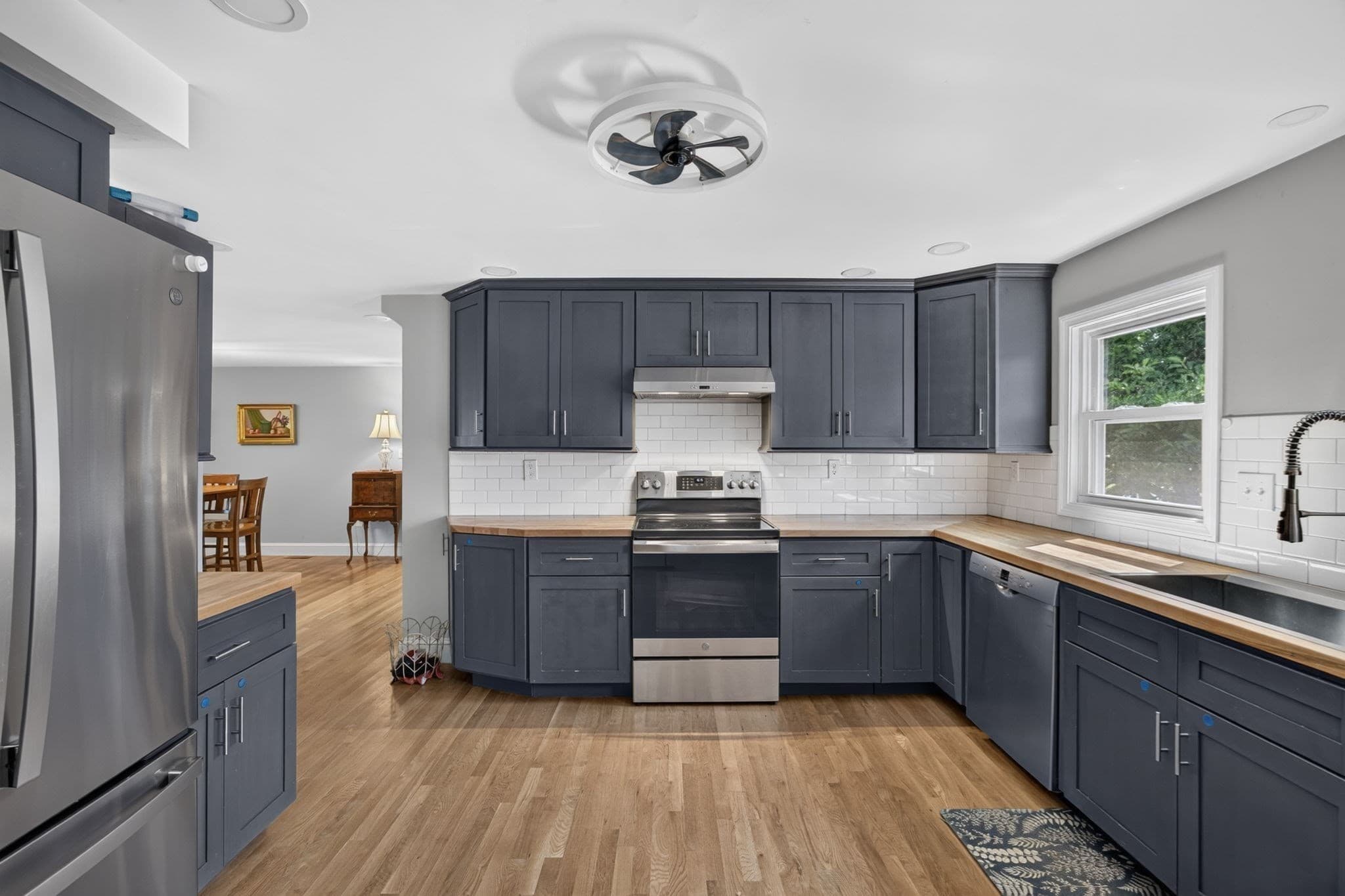 17 Rockwood Ln, Lawrence MA 01843