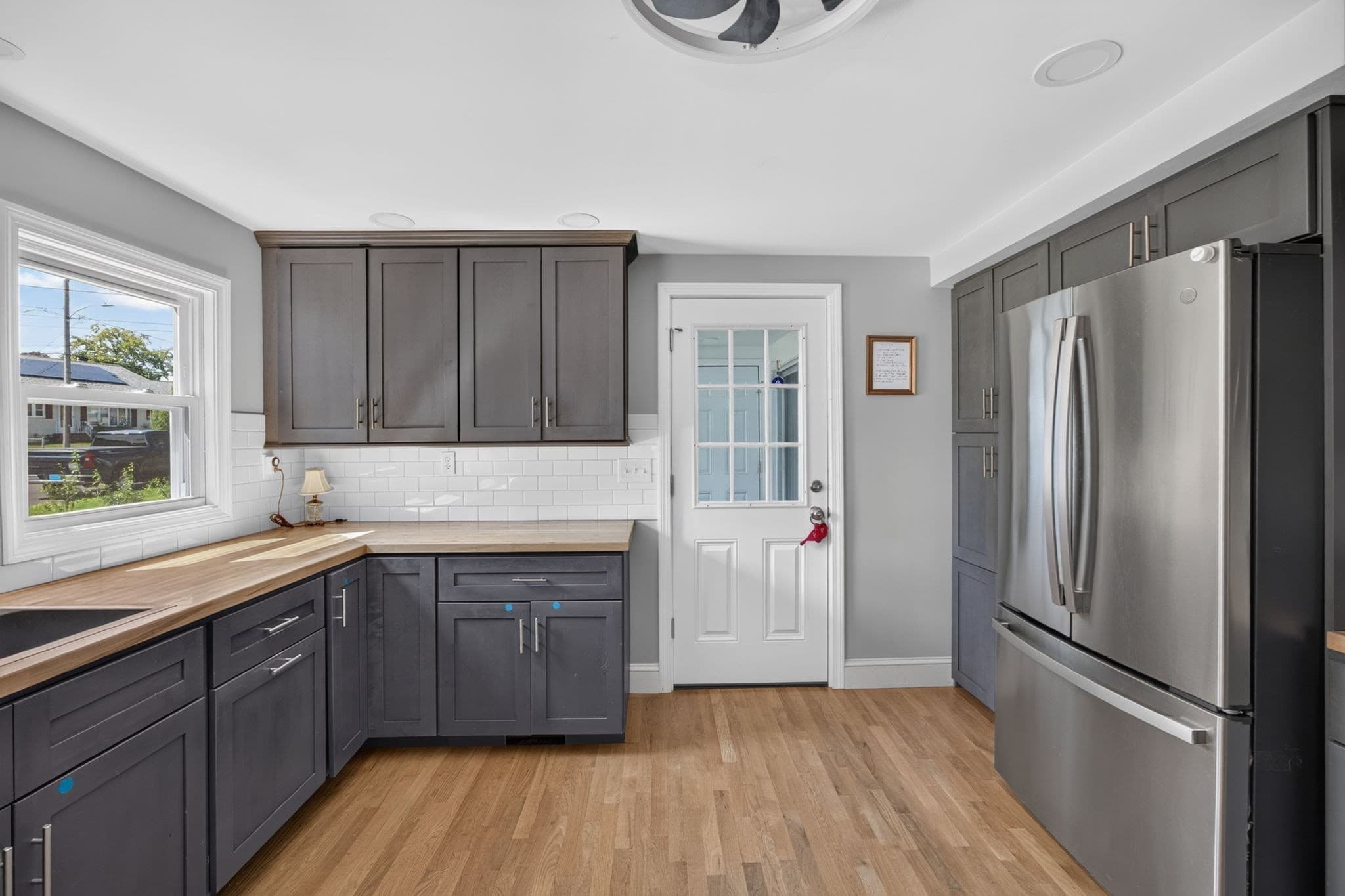 Single Family Residence at 17 Rockwood Ln, Lawrence MA 01843, Lawrence, photo 10 of 41
