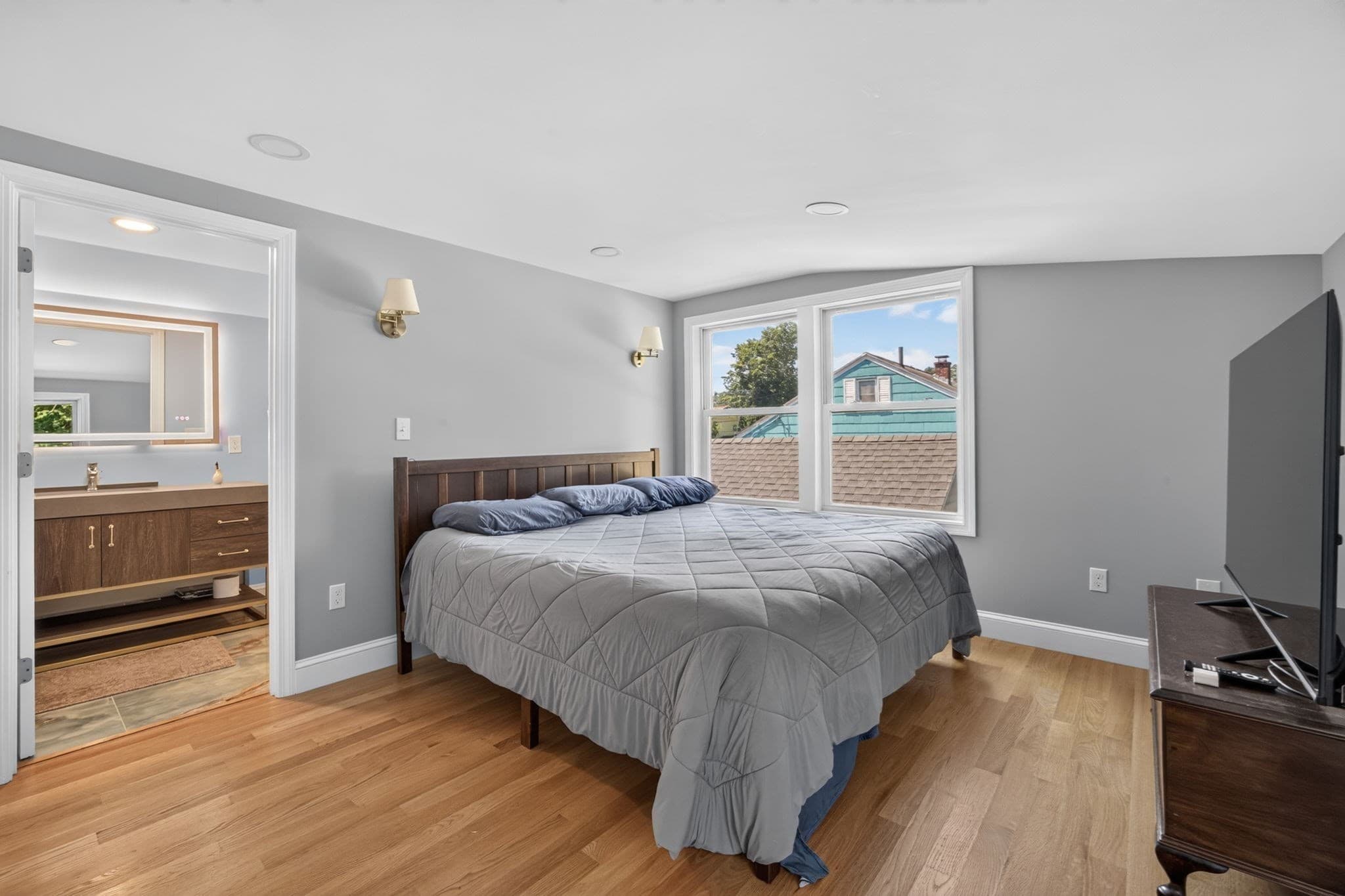 Single Family Residence at 17 Rockwood Ln, Lawrence MA 01843, Lawrence, photo 4 of 41
