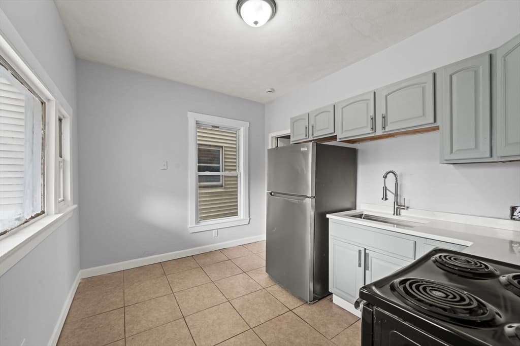 162 Washington St, Lynn MA 01902 photo 2