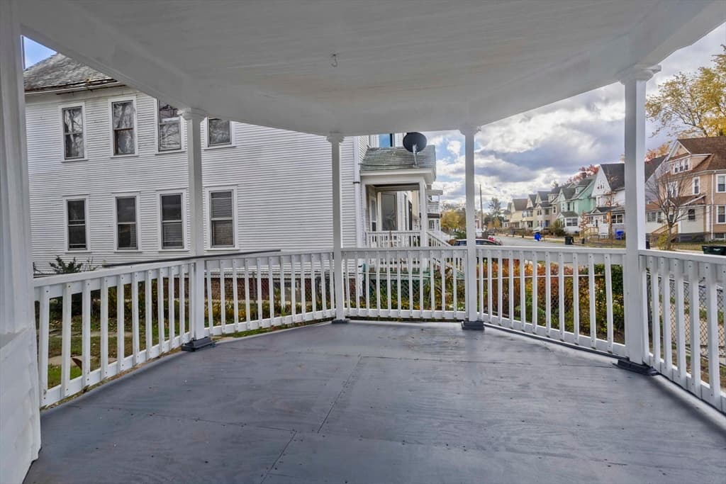 65 Montrose St, Springfield MA 01109 photo 2