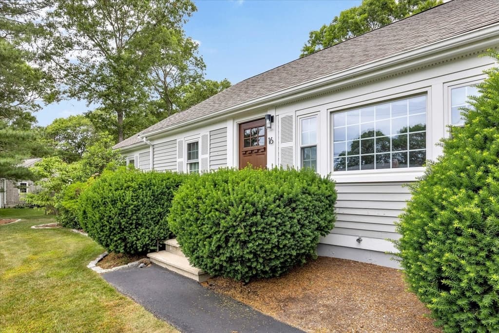 16 Pine View Dr, Barnstable MA 02635 photo 2