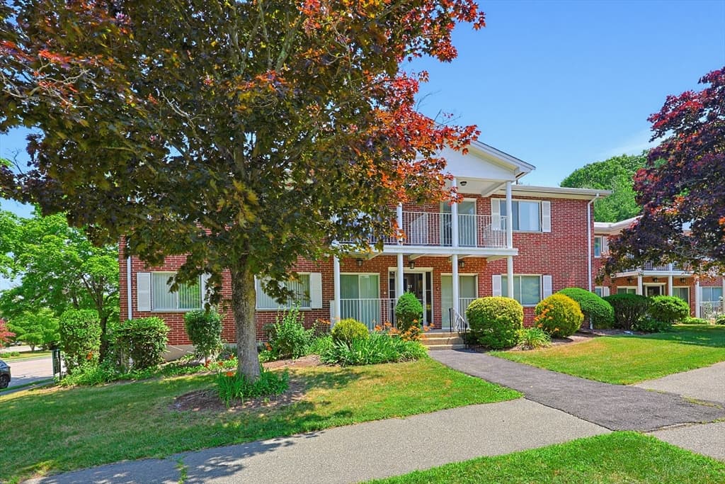 31 Bayberry Dr # 4, Sharon MA 02067 photo 2