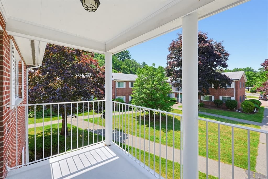 31 Bayberry Dr # 4, Sharon MA 02067 photo 4