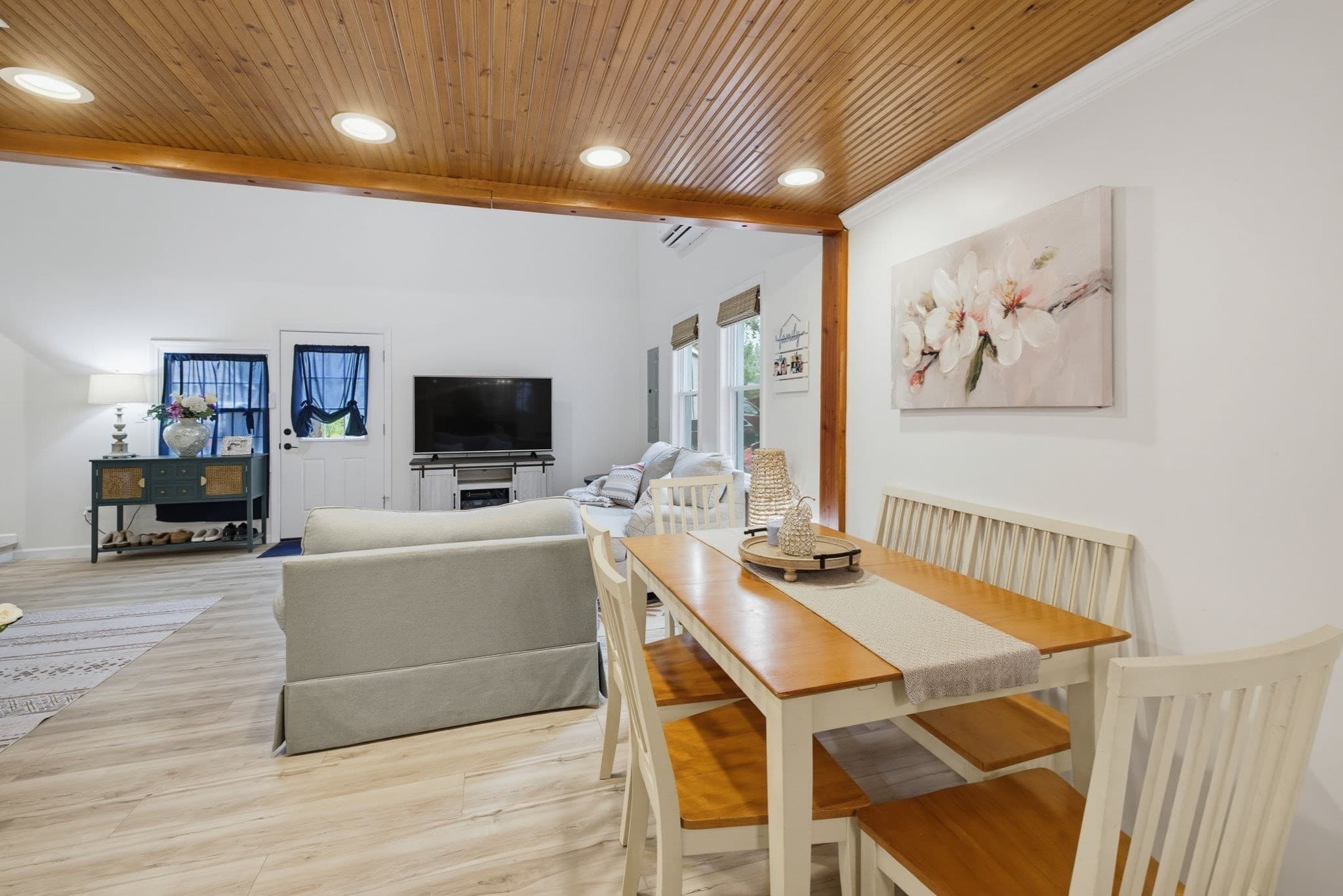 Single Family Residence at 109 N Lake Ave, Southwick MA 01077, Southwick, photo 12 of 32